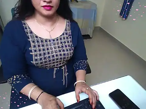 Arushisingh8888 online show from 4, 10, 2025