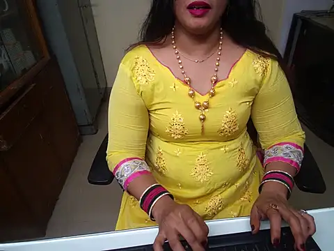 Arushisingh8888 online show from 10, 9, 2025