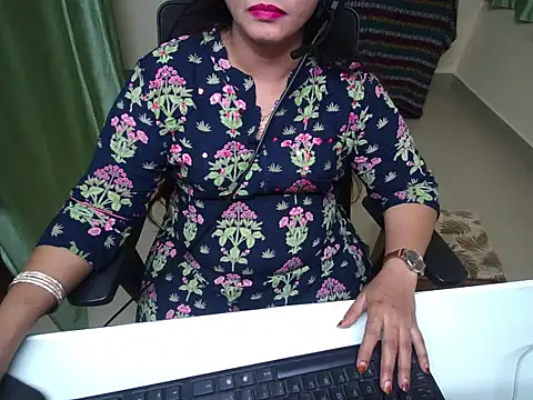 Arushisingh8888 online show from 3, 11, 2025