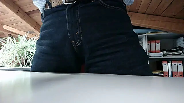 TWENTYONE0021 online show from 16, 1, 2025