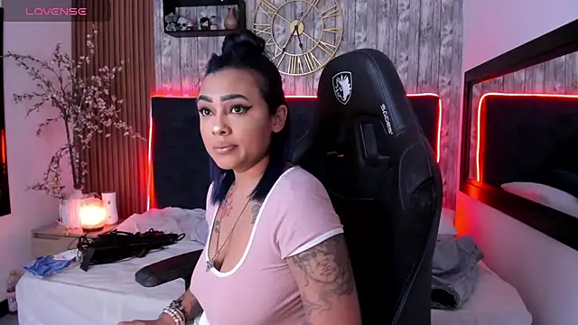 Neko Misaki online show from 17, 3, 2025