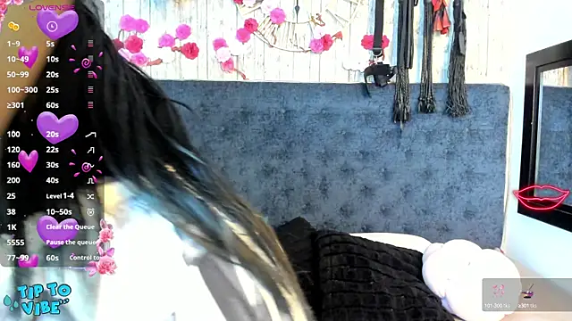 Neko Misaki online show from 5, 10, 2025