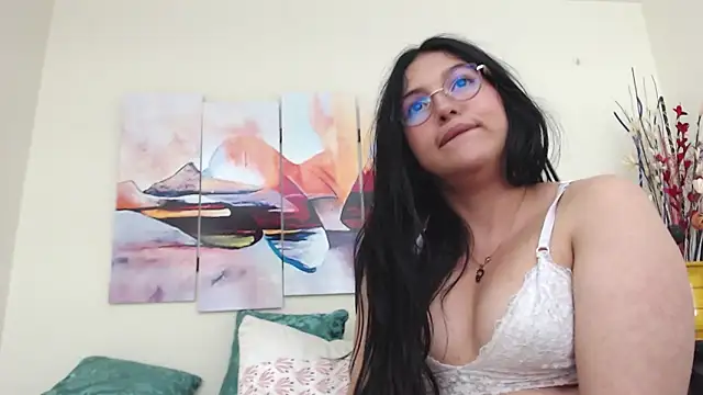 KatrinaRolan online show from 7, 3, 2025