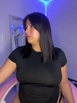 BellaNaye  online show from 25, 4, 2026