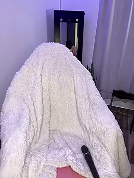 BellaNaye  online show from 26, 2, 2025