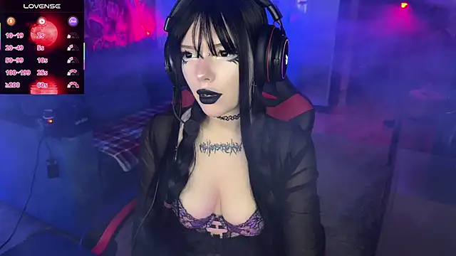 Eva-miller1 online show from 4, 11, 2025