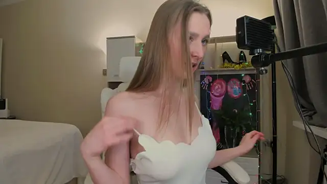 CharlotteWells online show from 3, 1, 2025