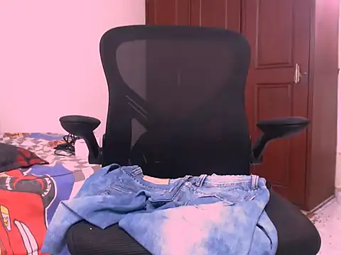 Snapshot of latinhot9631 chatting on 8, 11, 2025 latinhot9631 online show from 8, 11, 2025