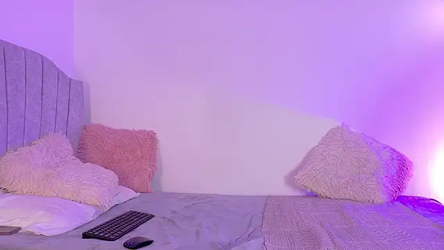 Megannklein online show from 17, 2, 2026