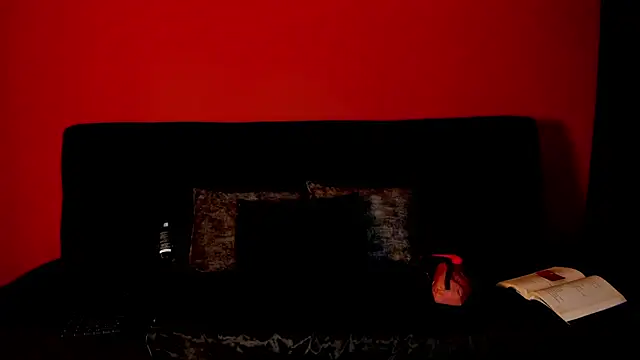 Violeta white  online show from 19, 3, 2025