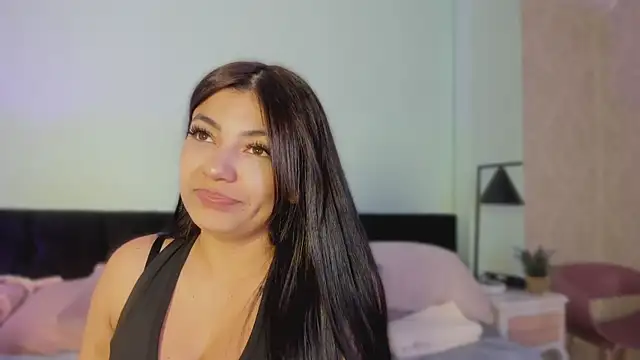 Snapshot of EvaaStevens chatting on 10, 11, 2025 EvaaStevens online show from 10, 11, 2025