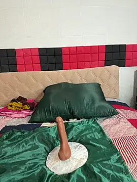 Shantel-Olivia online show from 18, 12, 2025