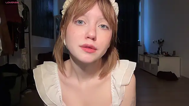 Snapshot of electric_babe chatting on 14, 11, 2025 electric babe online show from 14, 11, 2025