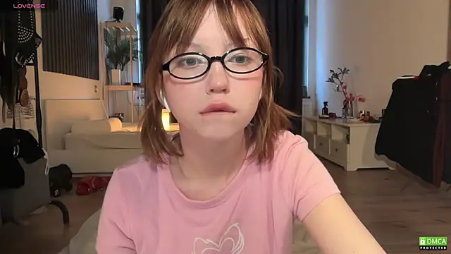 Snapshot of electric_babe chatting on 3, 11, 2025 electric babe online show from 3, 11, 2025