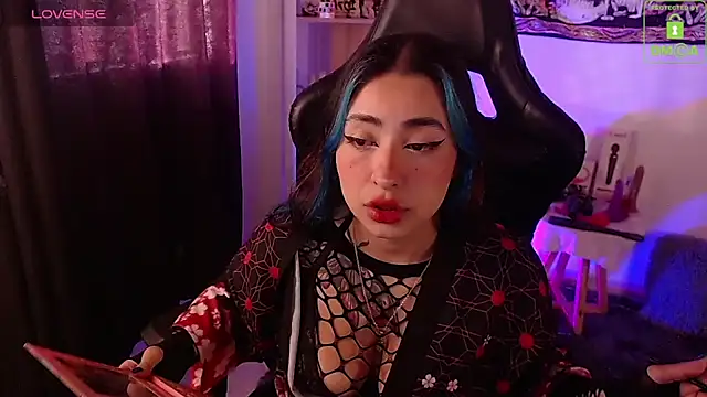 sweetcoralinee online show from 1, 10, 2025