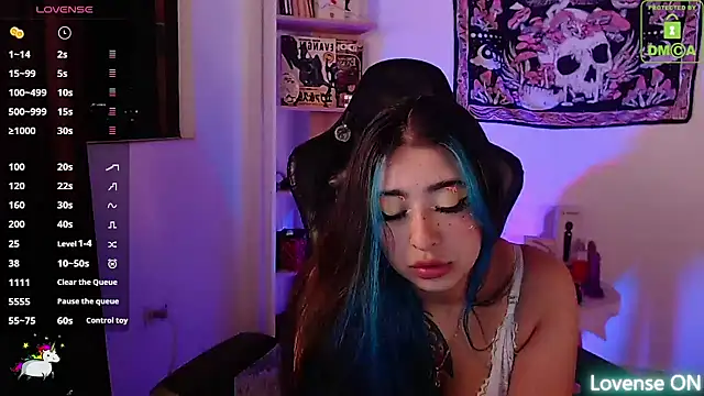 sweetcoralinee online show from 22, 9, 2025