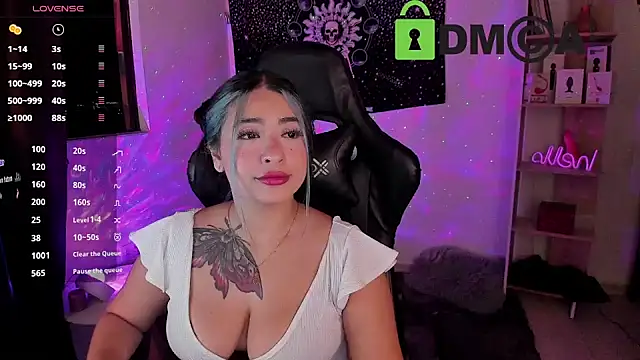 sweetcoralinee online show from 9, 3, 2025