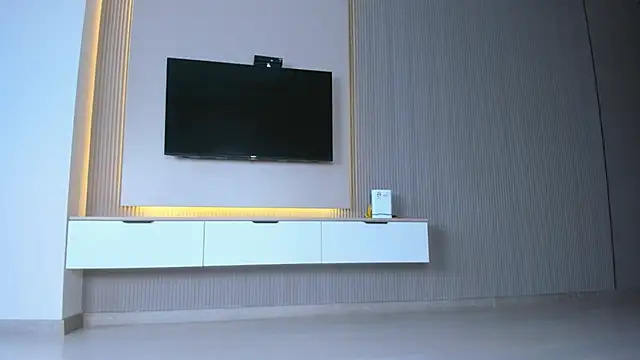 Cherrypie 001 online show from 15, 12, 2025