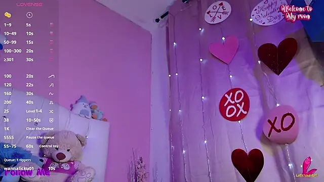 Snapshot of HECATE_23 chatting on 6, 10, 2025 HECATE 23 online show from 6, 10, 2025