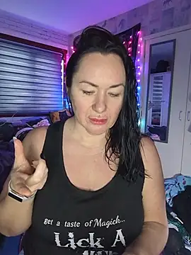 KinkyLittleWitch online show from 6, 2, 2026