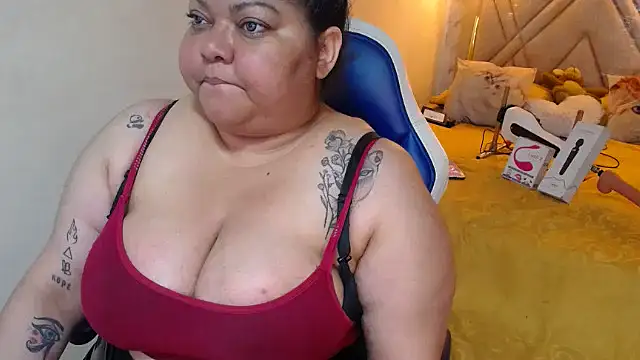 brunette 35 online show from 23, 2, 2025