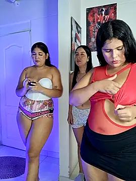 Snapshot of royalgirls_x chatting on 11, 2, 2026 royalgirls x online show from 11, 2, 2026