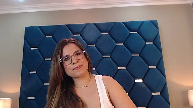 ThaniaJones online show from 25, 9, 2025