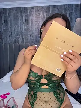 Snapshot of ThaniaJones chatting on 16, 2, 2026 ThaniaJones online show from 16, 2, 2026