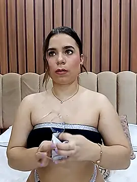 ThaniaJones online show from 10, 9, 2025