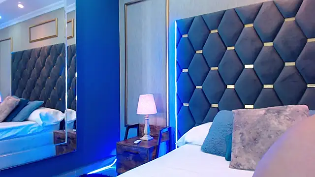 ThaniaJones online show from 31, 10, 2025