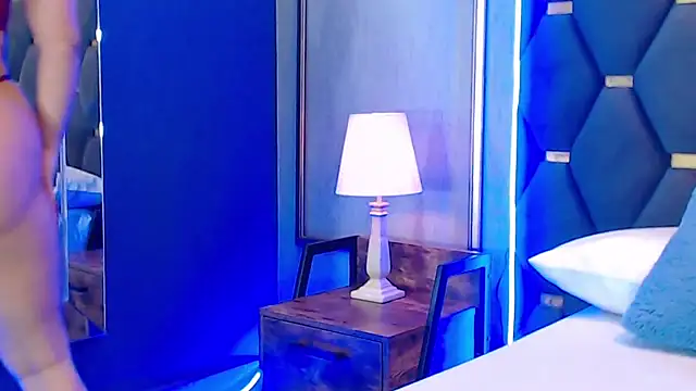 ThaniaJones online show from 2, 12, 2025