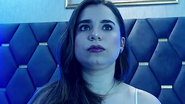 ThaniaJones online show from 9, 10, 2025