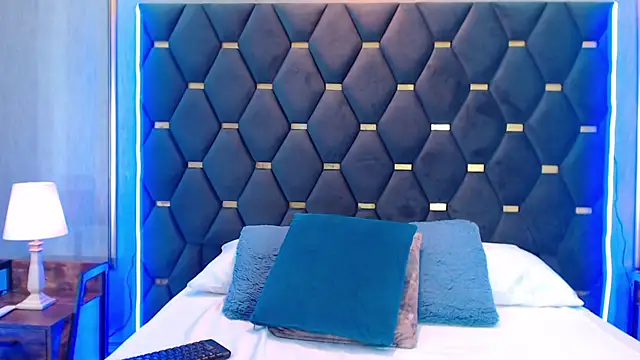 ThaniaJones online show from 20, 10, 2025