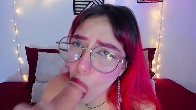 Snapshot of Dafne_Moon chatting on 19, 2, 2025 Dafne Moon online show from 19, 2, 2025