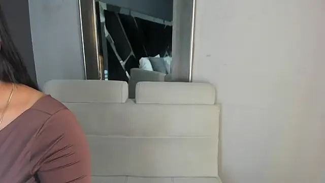 Snapshot of PaulinaDuarte chatting on 8, 7, 2026 PaulinaDuarte online show from 8, 7, 2026