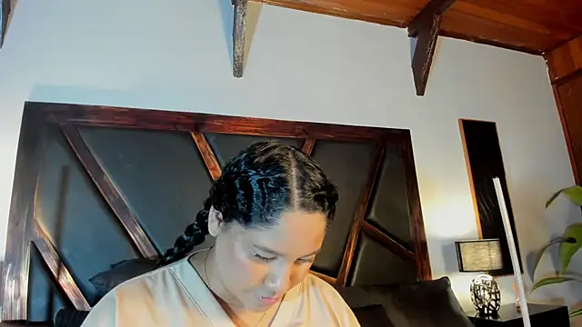 EmiliWilliams online show from 5, 5, 2026