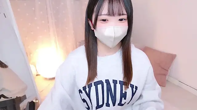 Snapshot of HONO_cha chatting on 4, 12, 2024 HONO cha online show from 4, 12, 2024