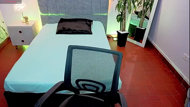 Lana stone  online show from 19, 3, 2026