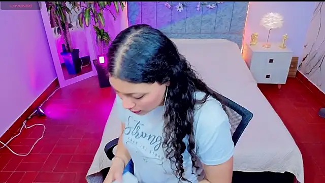 Lana stone  online show from 18, 2, 2026