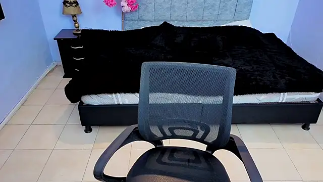 Lana stone  online show from 21, 10, 2025