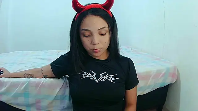 linzeysmith4 online show from 10, 1, 2025