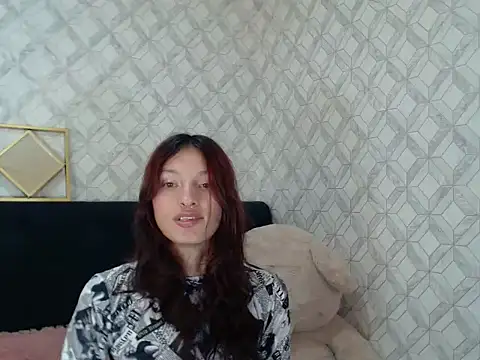 Emma-Wilson online show from 5, 11, 2025