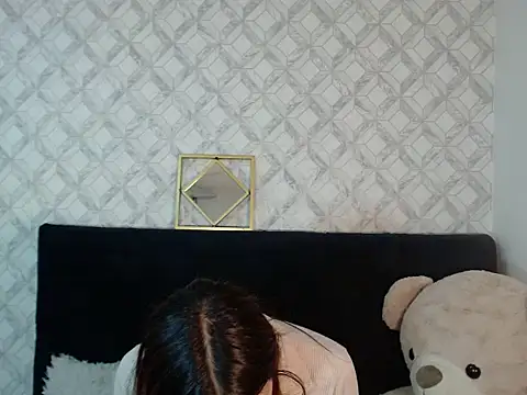 Emma-Wilson online show from 5, 12, 2025