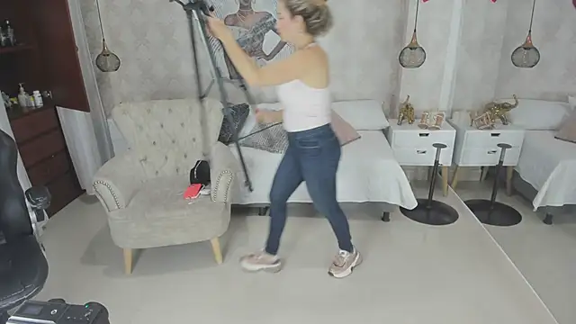 Shantall   online show from 4, 3, 2026