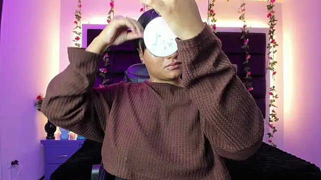 Snapshot of sweelanna__ chatting on 7, 7, 2026 sweelanna online show from 7, 7, 2026