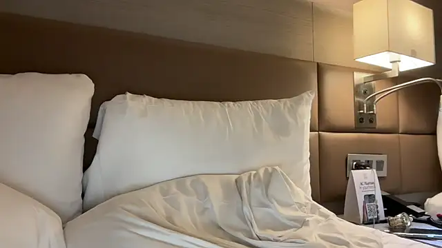 dominic brandd23 online show from 10, 10, 2025