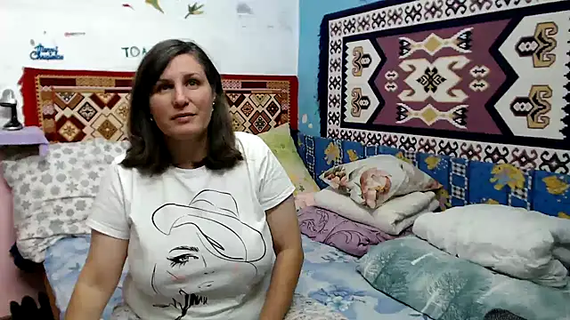 Snapshot of AdelineBlueEyes chatting on 7, 10, 2025 AdelineBlueEyes online show from 7, 10, 2025