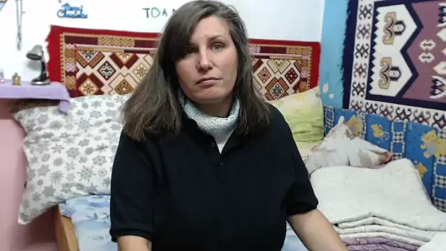 Snapshot of AdelineBlueEyes chatting on 6, 10, 2025 AdelineBlueEyes online show from 6, 10, 2025