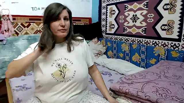 Snapshot of AdelineBlueEyes chatting on 26, 11, 2025 AdelineBlueEyes online show from 26, 11, 2025