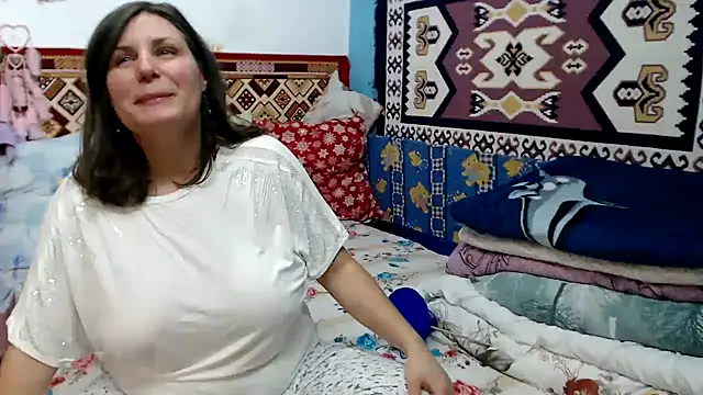 Snapshot of AdelineBlueEyes chatting on 13, 11, 2025 AdelineBlueEyes online show from 13, 11, 2025